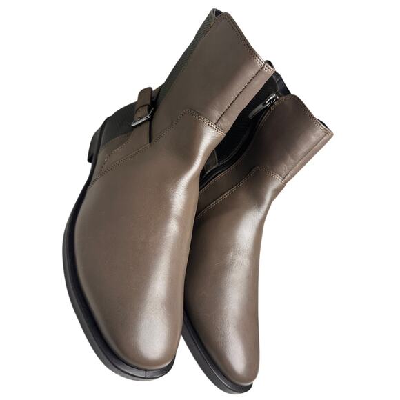 Ecco Side Zip Leather 2 Toned Chelsea Buckle Ankle Booties Women Sz 9 Fisherman - Picture 12 of 13